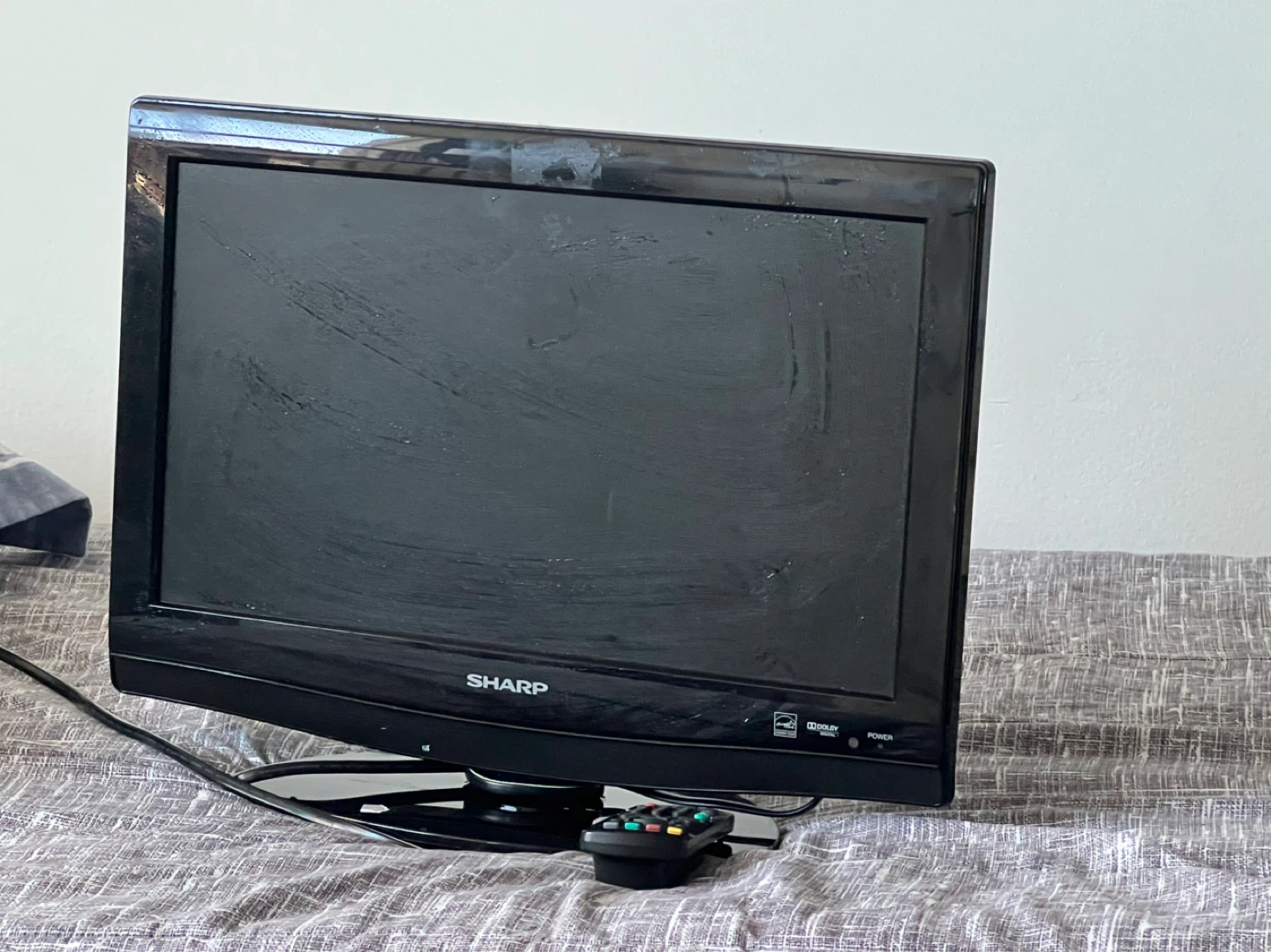SHARP LIQUID LCD TV WITH REMOTE CONTROL AND PEDESTAL - photo 2