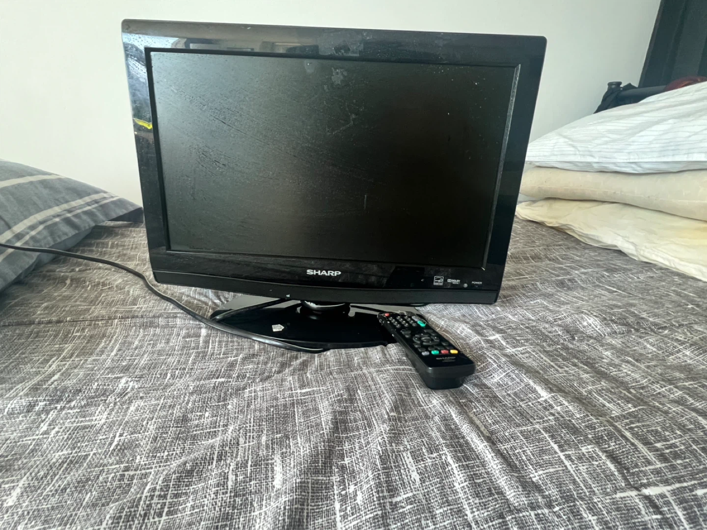 SHARP LIQUID LCD TV WITH REMOTE CONTROL AND PEDESTAL