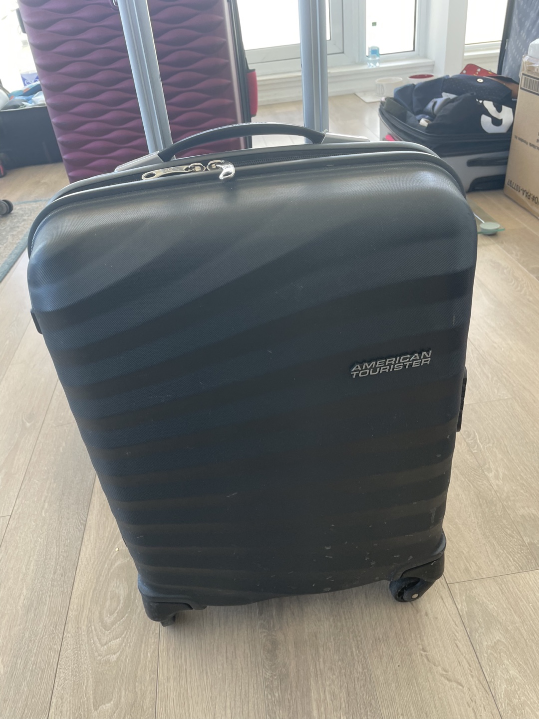 American Tourister Black Hardside Luggage