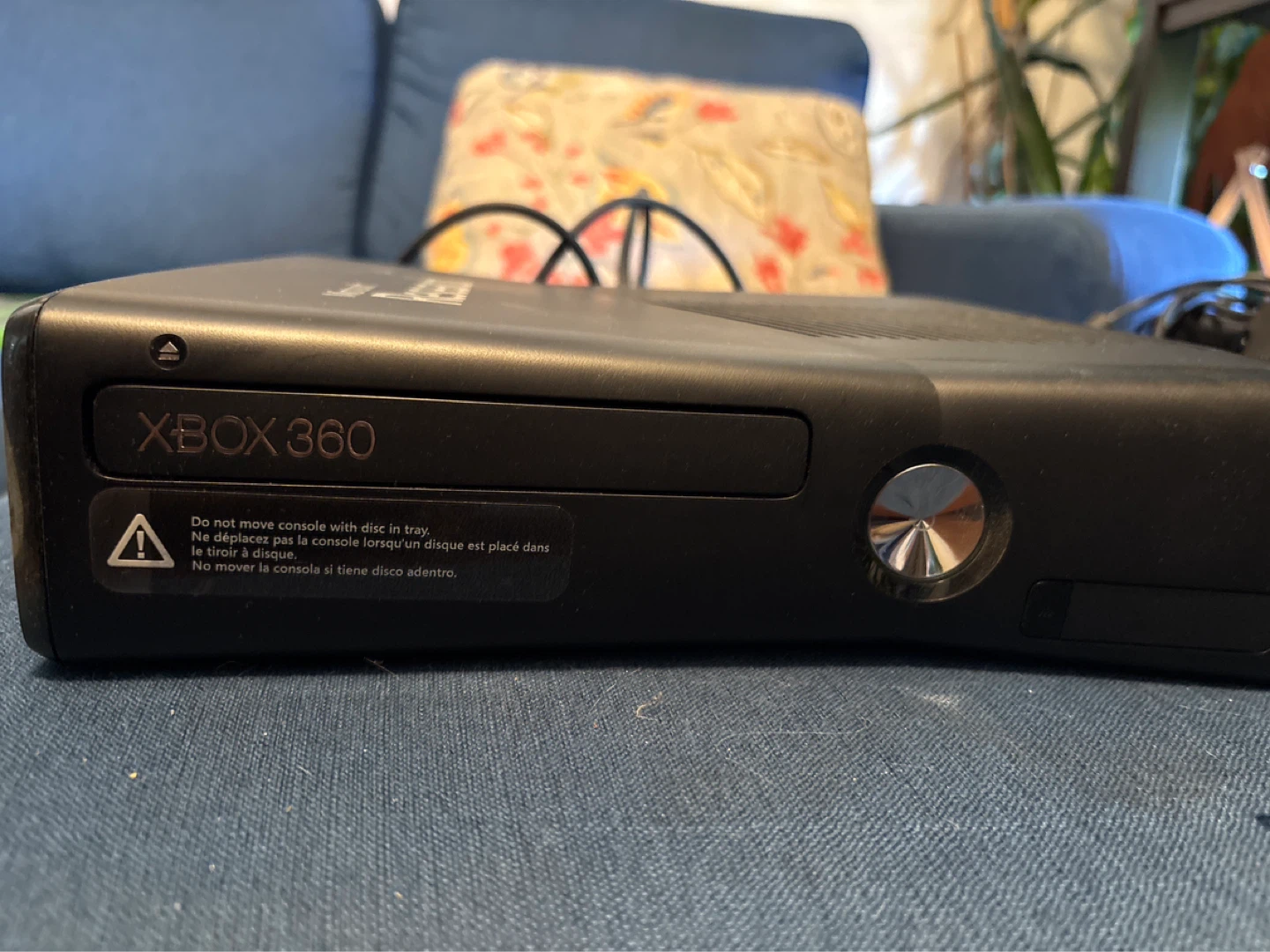 Microsoft Xbox 360 with Kinect, controller, and Games - photo 2