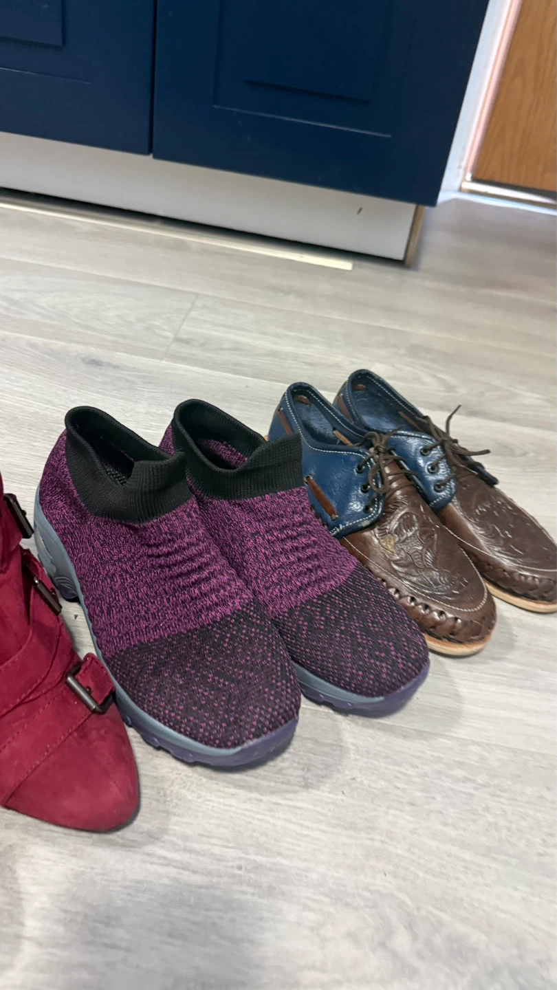 Mixed Lot of Women's Shoes size 7-8. ( $10 per boot ) - photo 5