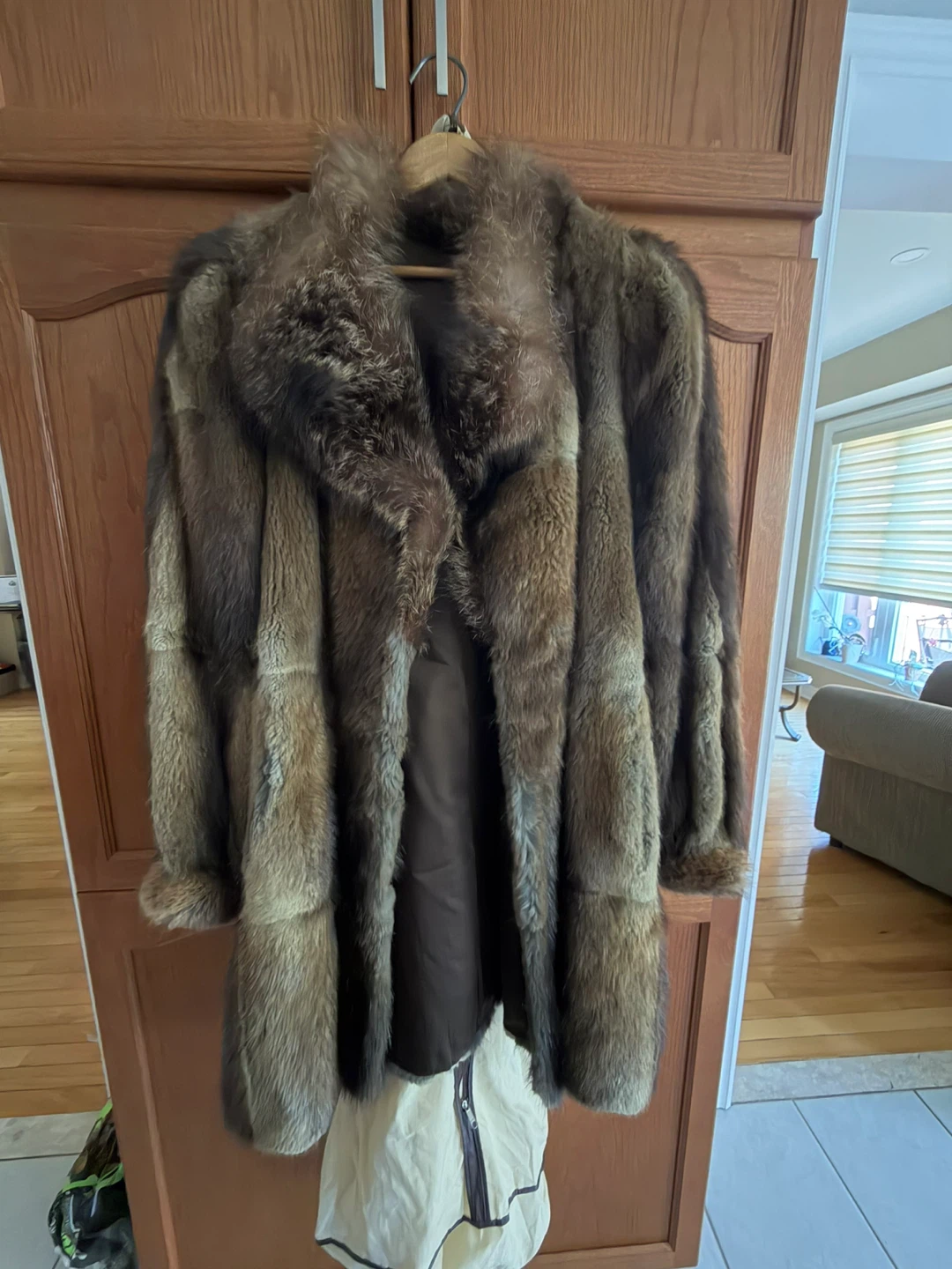 Women's Fur Coat - photo 2