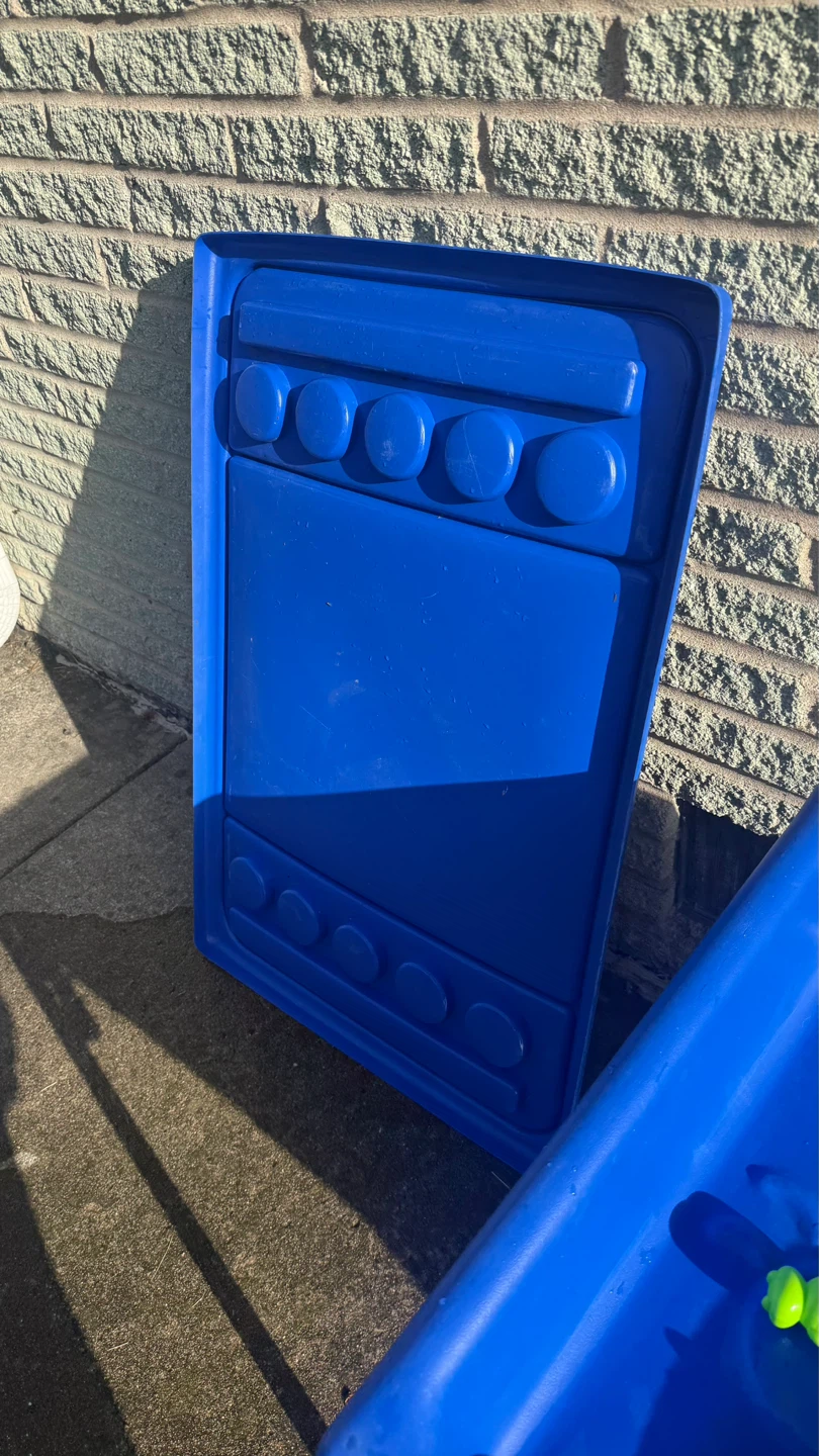 Blue Sensory Table Need plug to hold the water in - photo 5