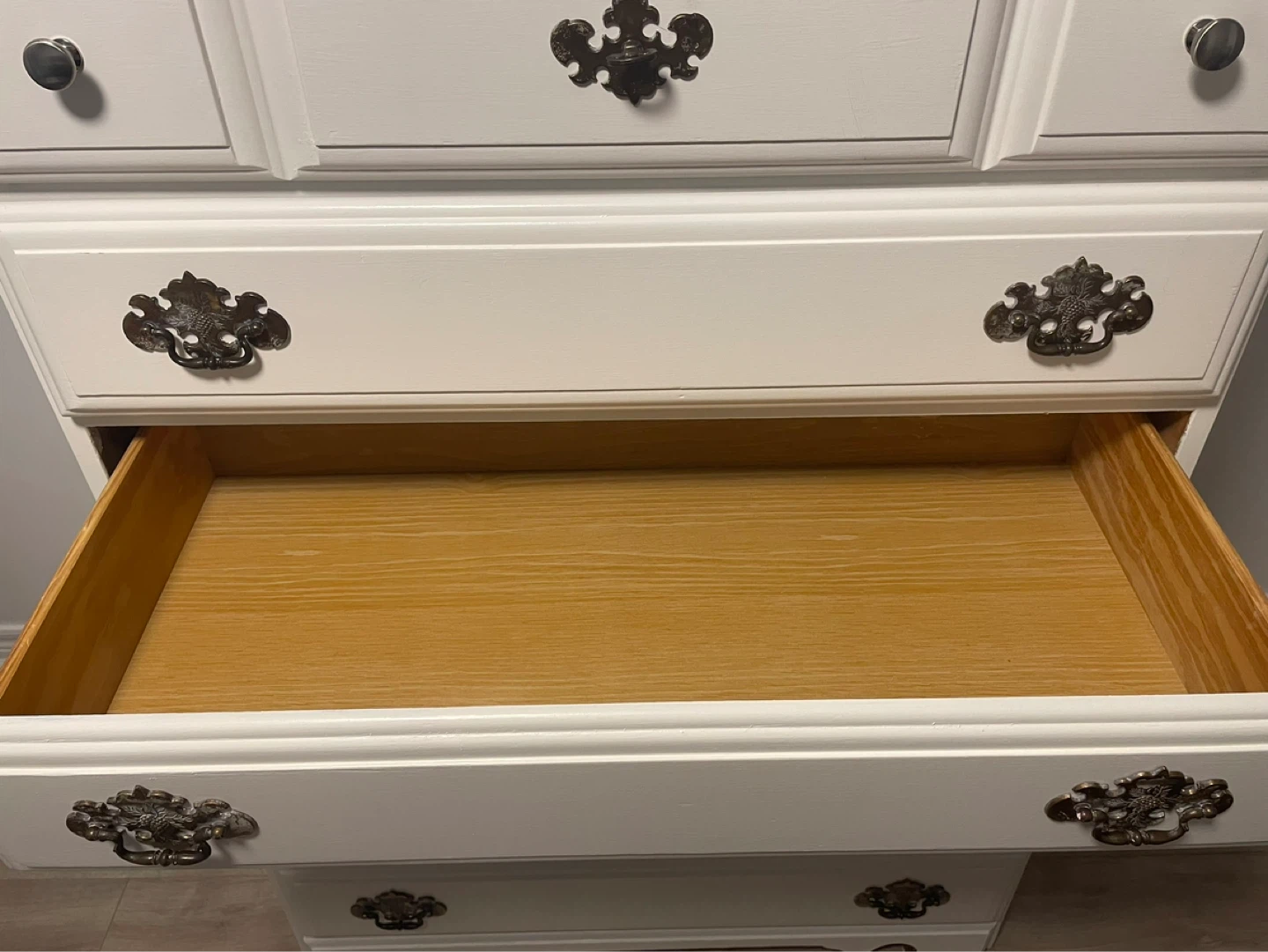 Dresser - photo 2