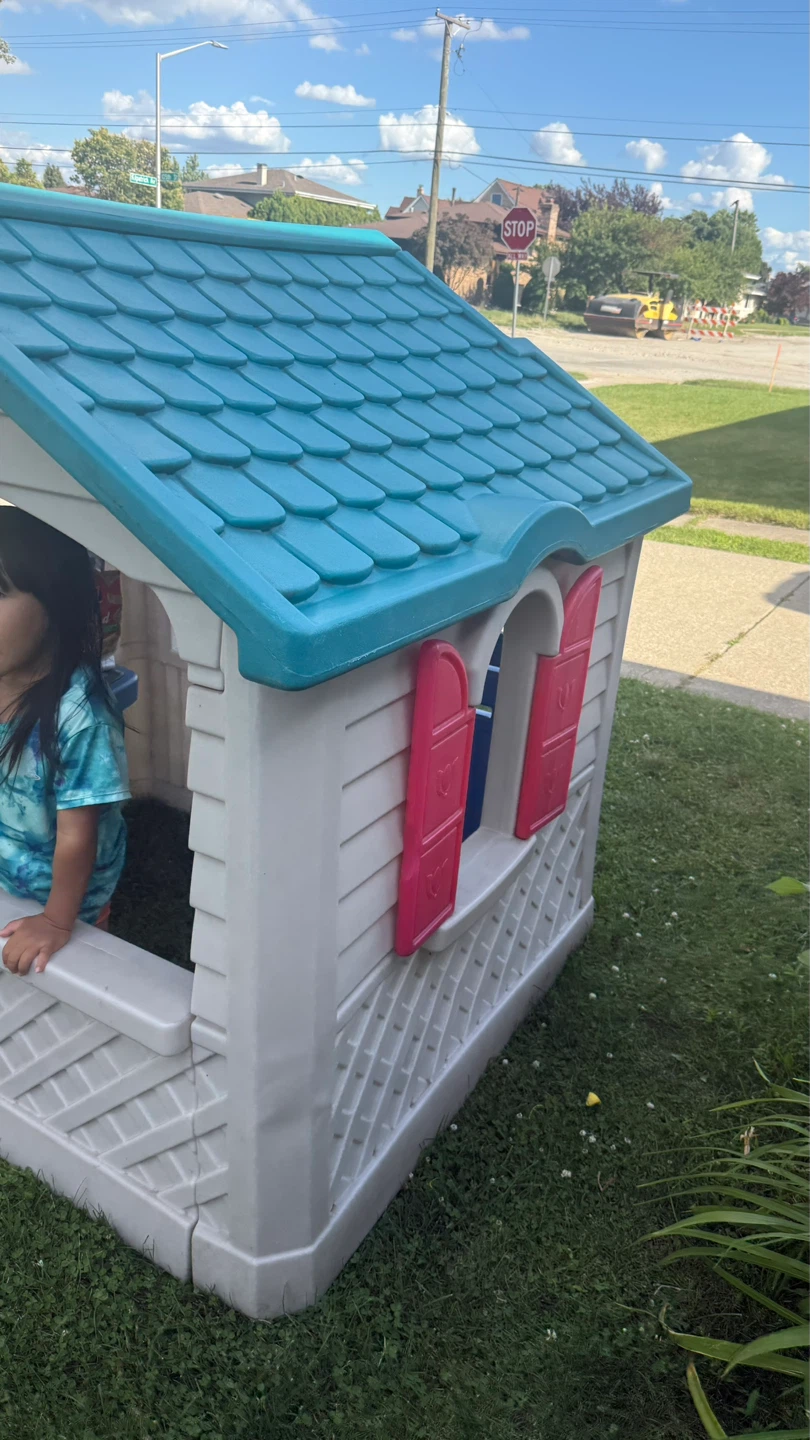 Little Tikes Play House - photo 3