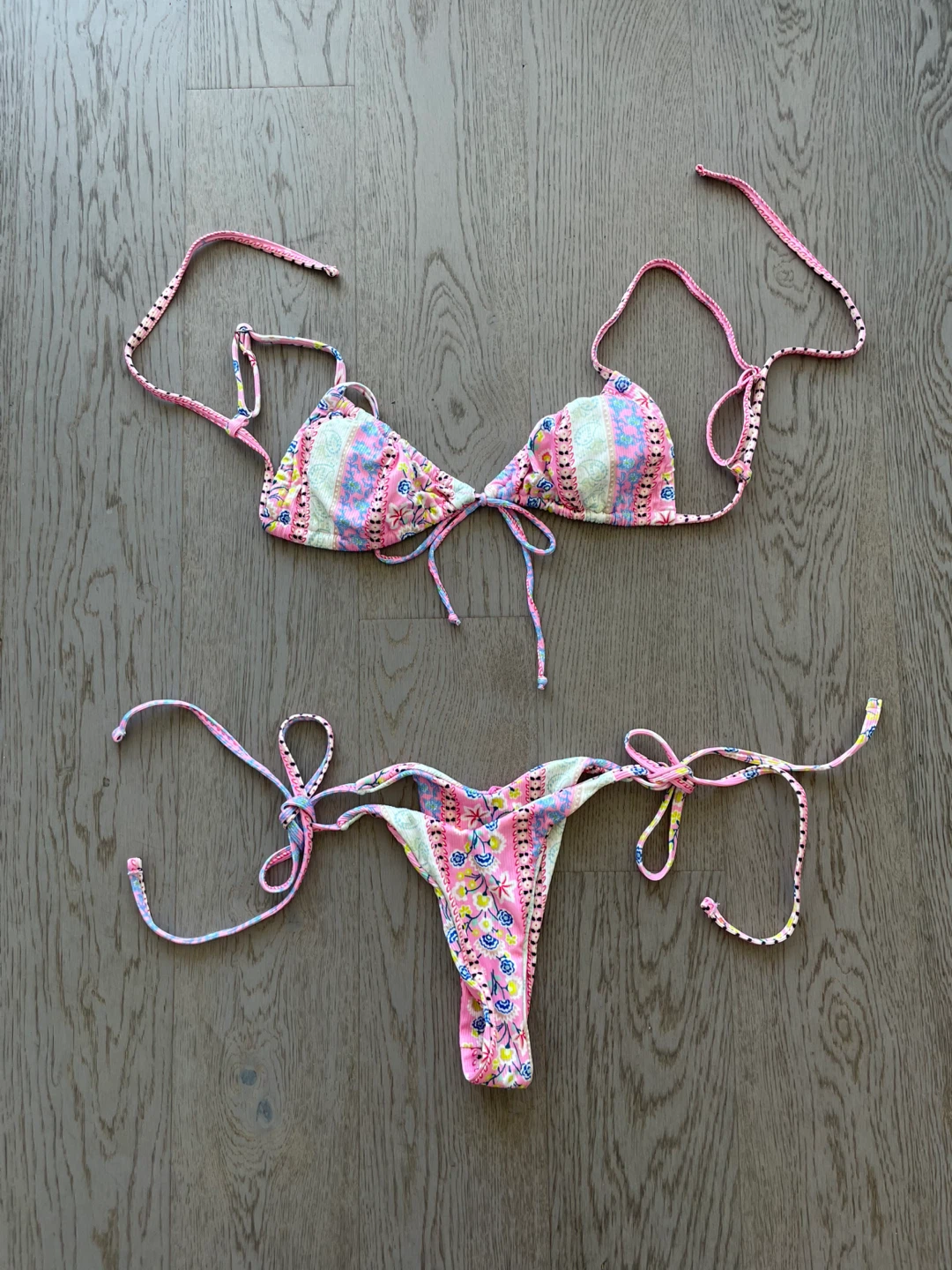 Brand new! 🆕 Pink Floral String Bikini, size small