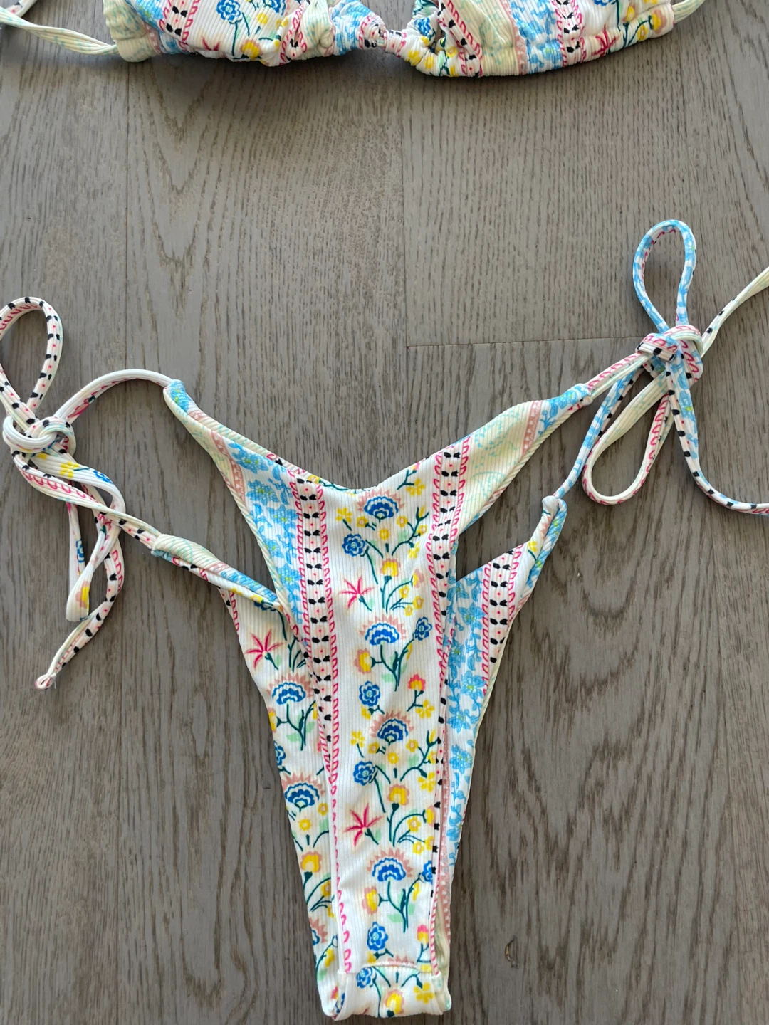 Brand new, Print Bikini Set, size small - photo 3