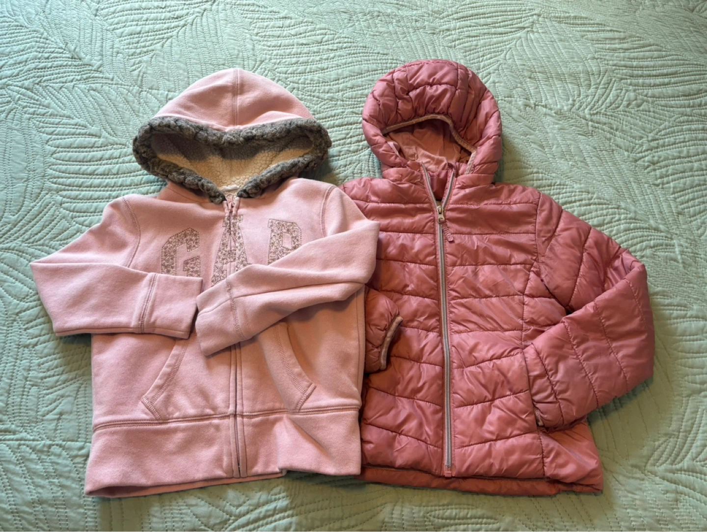 Light weight Girls Jackets, super practical! Both for 15$!💗🤝