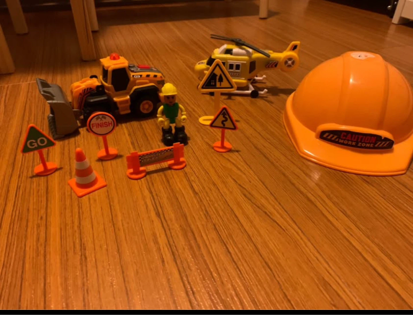 Construction Toy Set with Truck and Helicopter ⚽️
