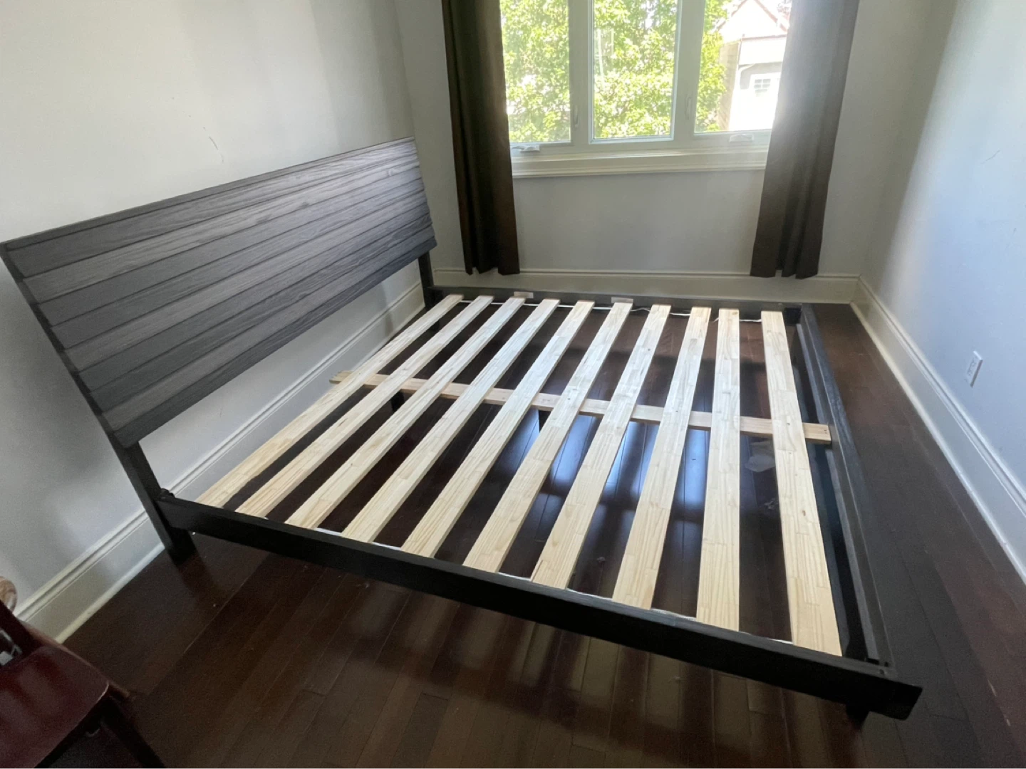 King Bedroom Set: Rotta Móveis Frame & TEMPUR-Pedic Mattress - photo 2
