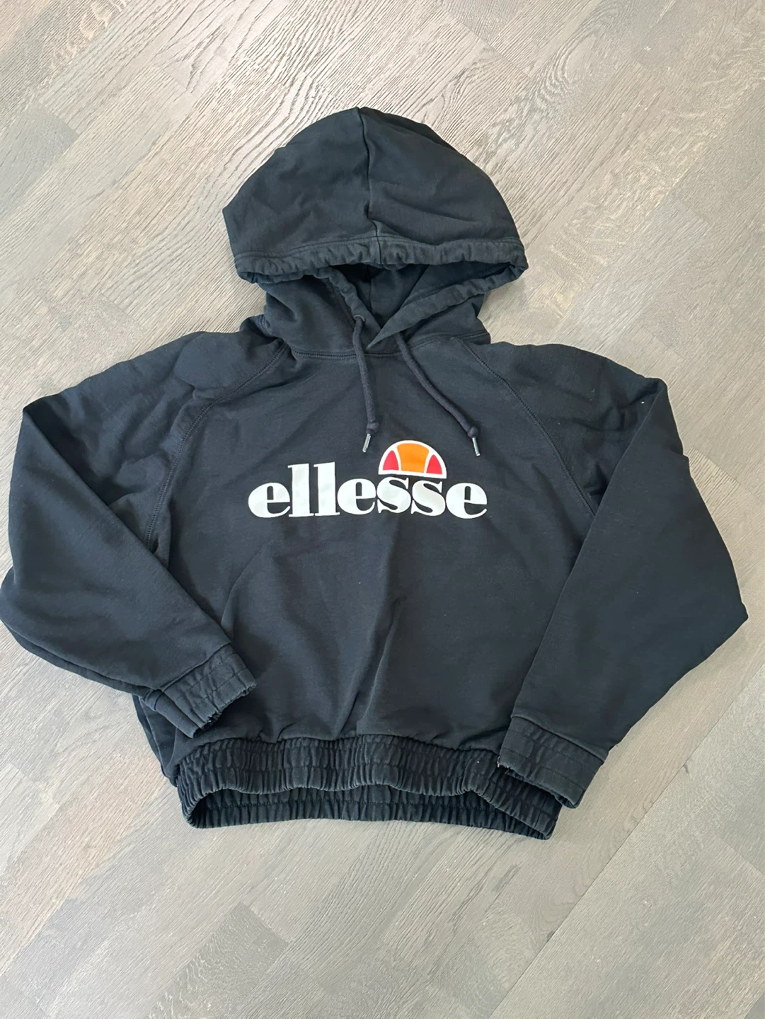 🇰🇷Ellesse Cropped Hoodie