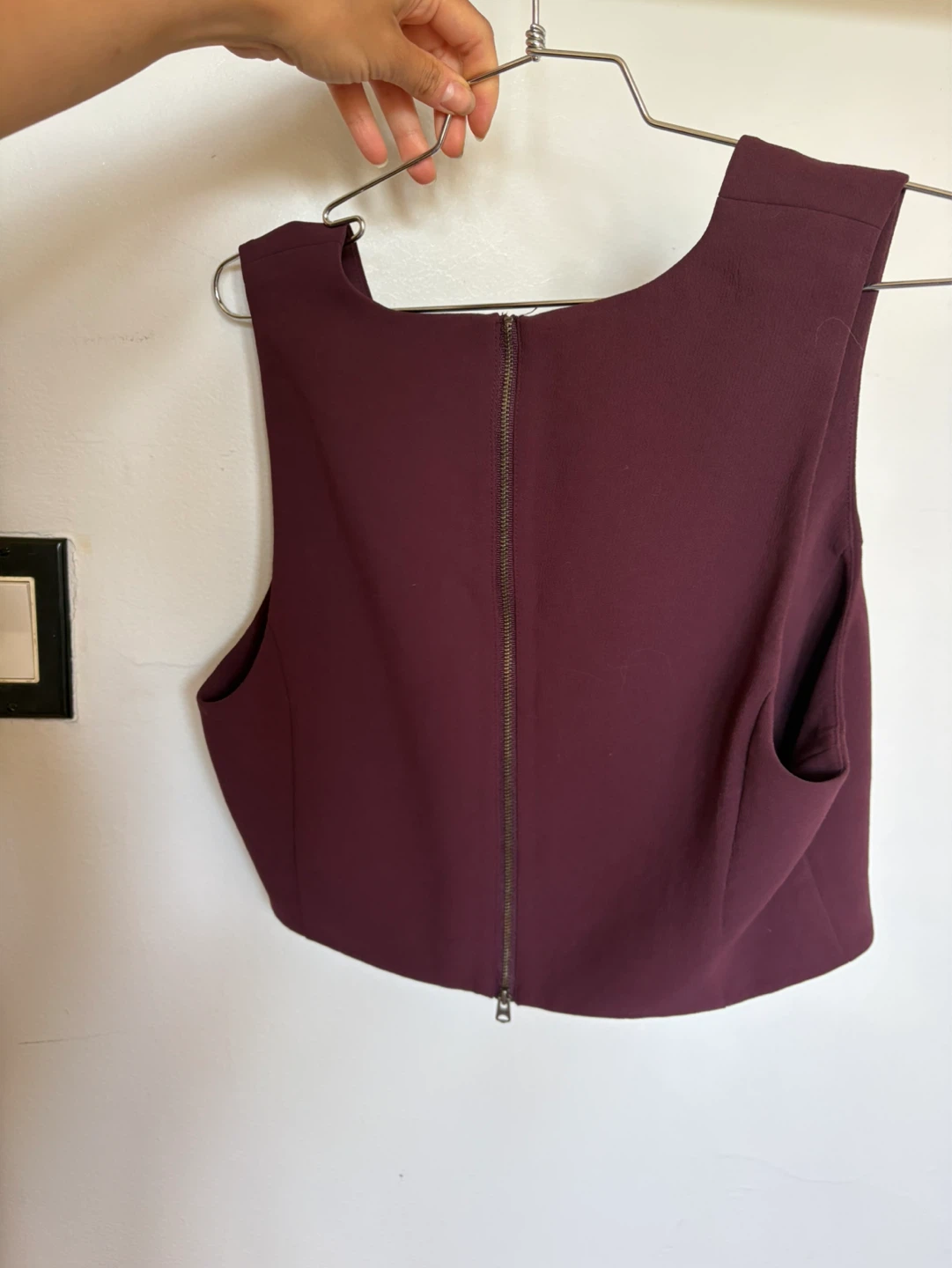 Wilfred Burgundy V-Neck Cropped Top m - photo 3