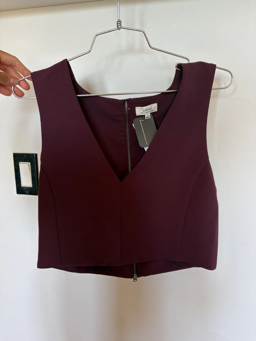 Wilfred Burgundy V-Neck Cropped Top m - photo 4