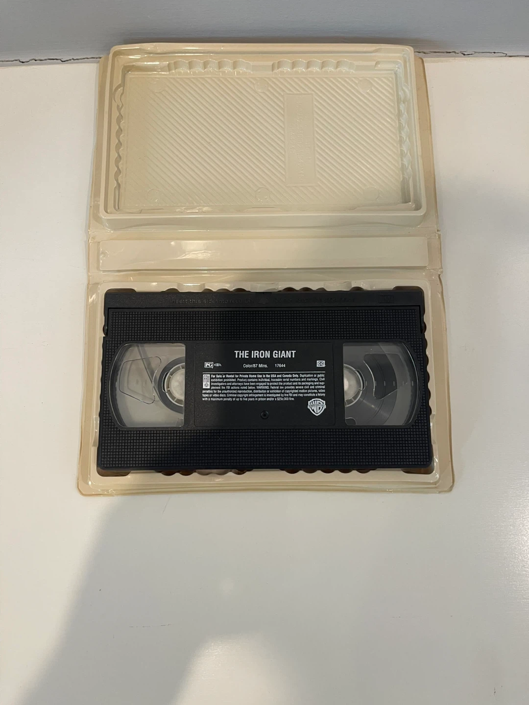 The Iron Giant VHS Movie - photo 3