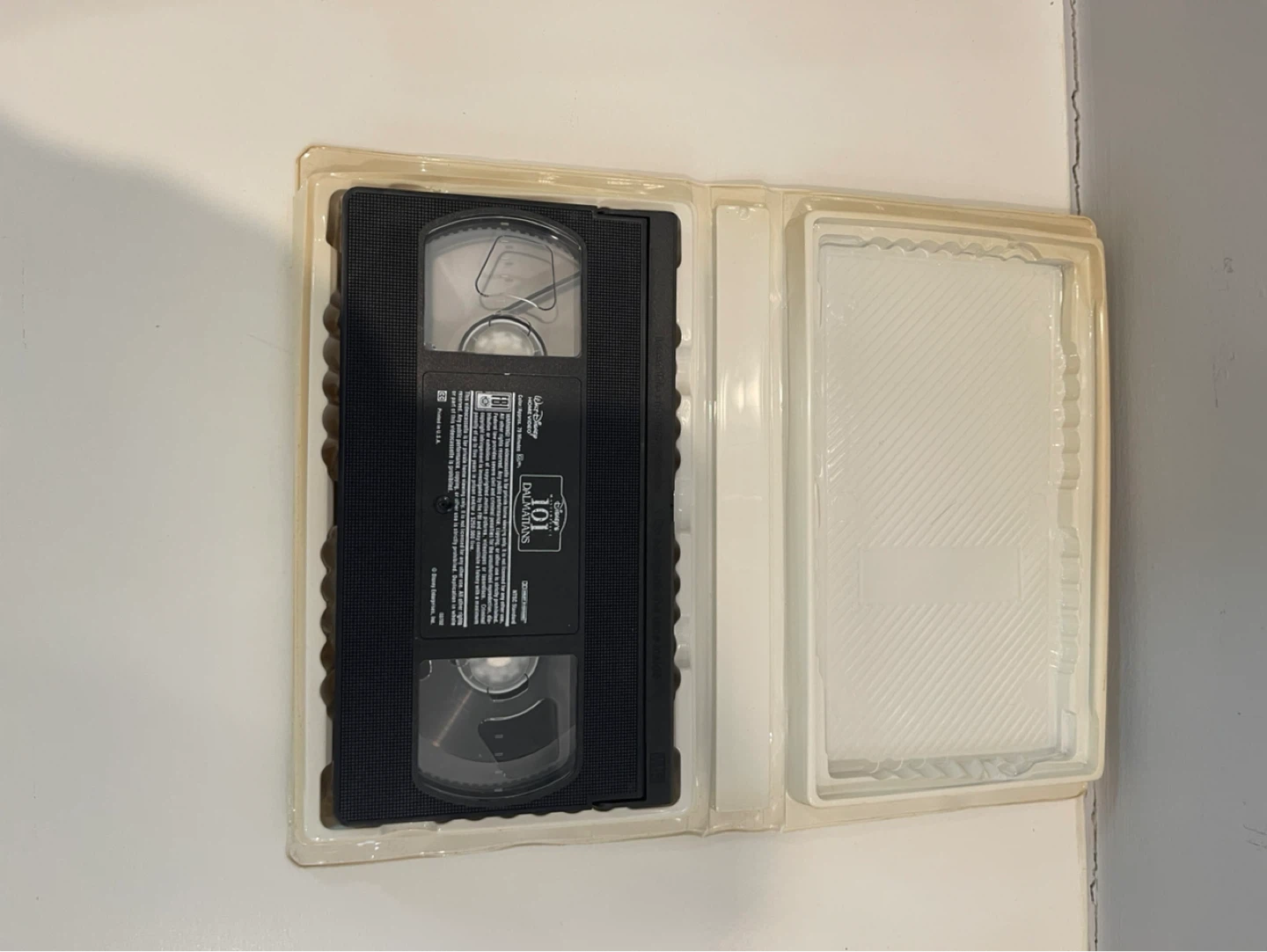 101 Dalmatians VHS Disney's Masterpiece - photo 3