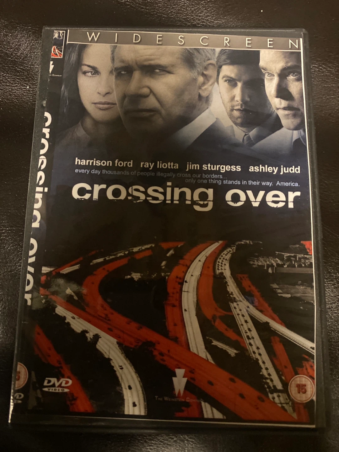 2 DVDs ⚽️ Crossing Over & “Madagascar 2”
