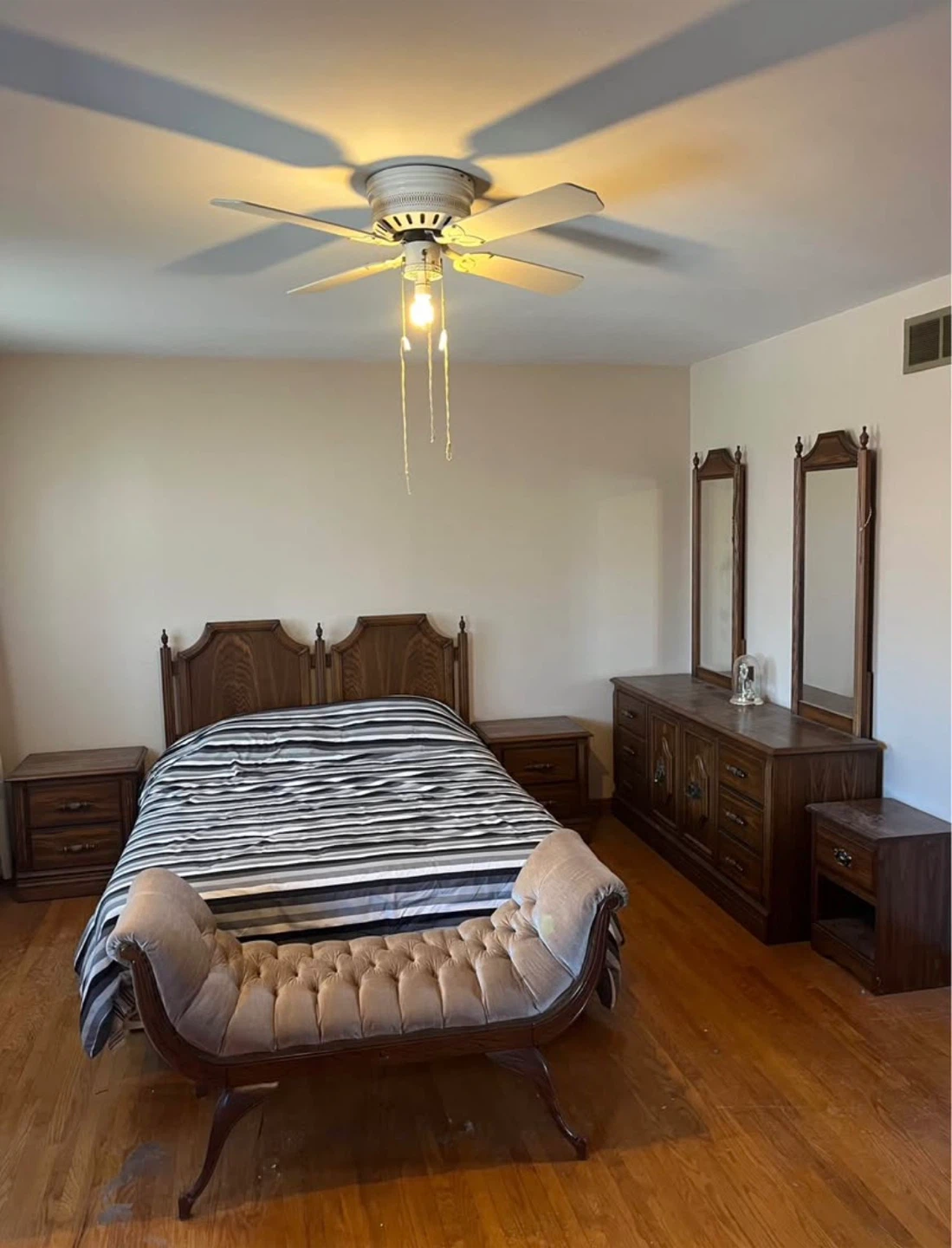 Wooden full bedroom set