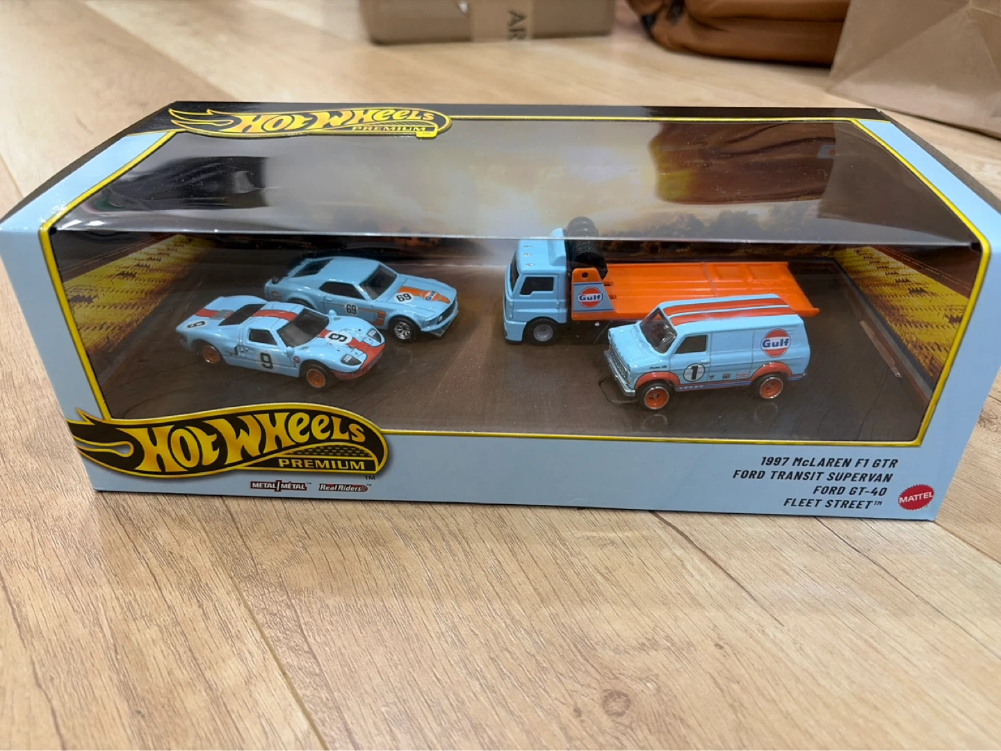 Hot Wheels Premium Fleet Street Set
