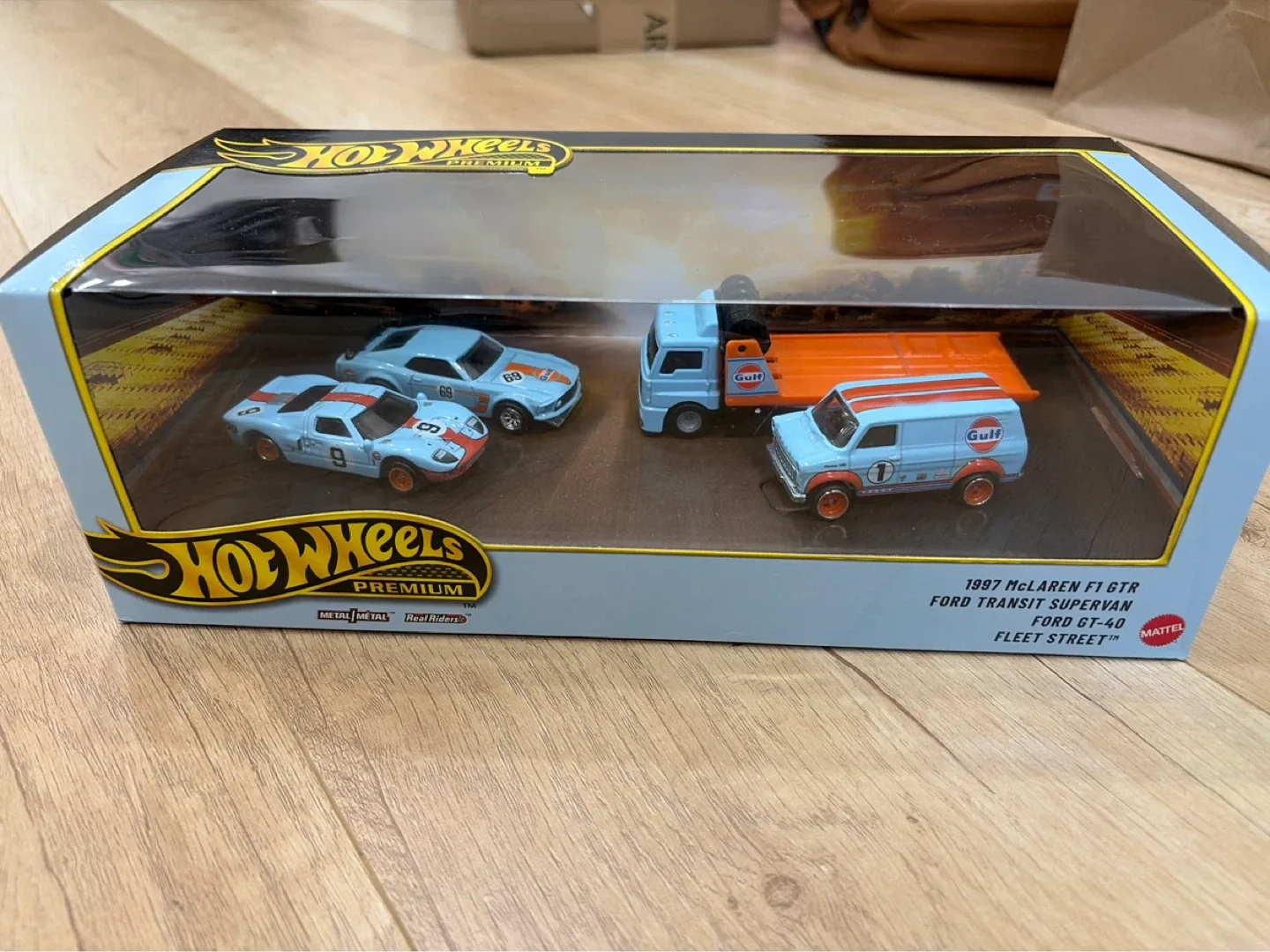 Hot Wheels Premium Fleet Street Set