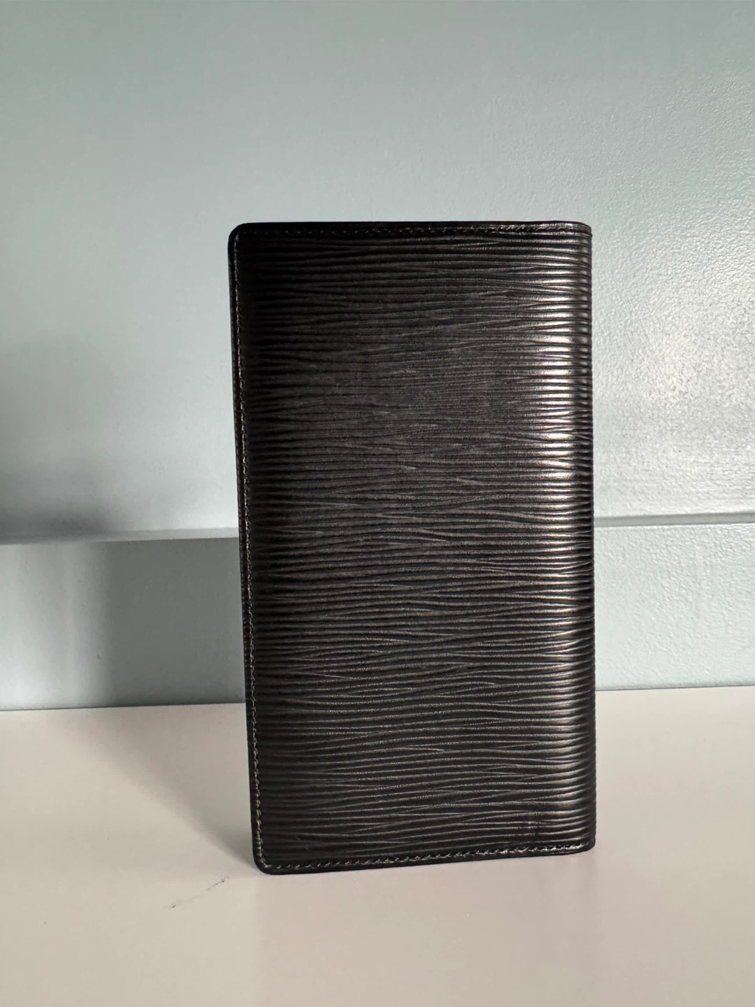 Louis Vuitton Epi Leather  Bifold Wallet Authentic - photo 2