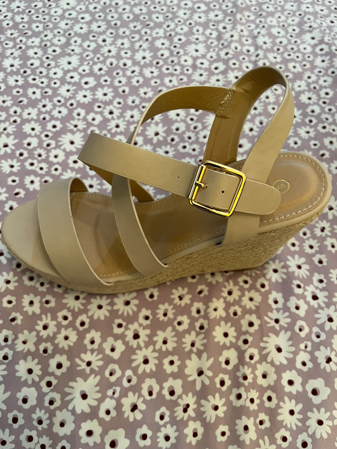 Women's Beige Wedge Sandals Size 6 - photo 3