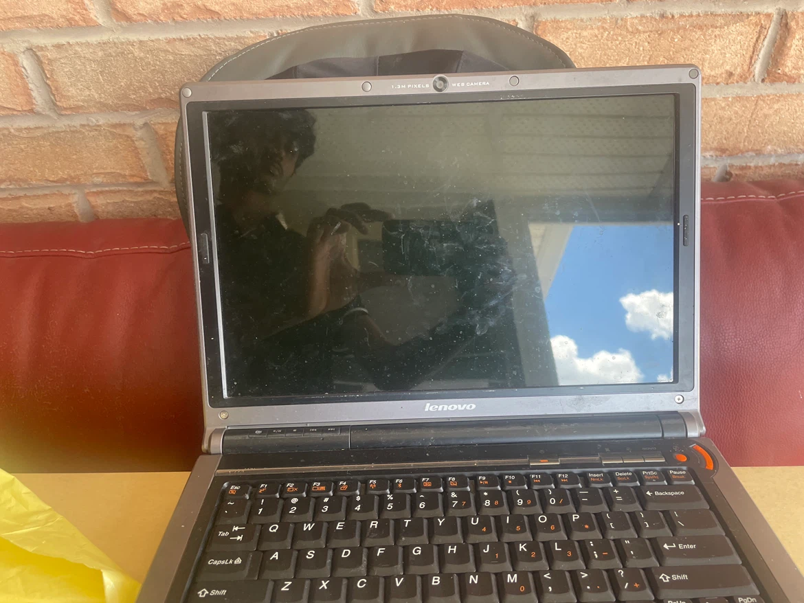 Lenovo Laptop - photo 2