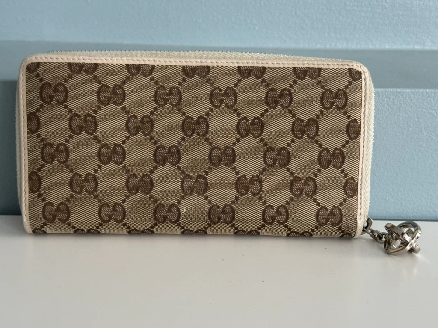 Gucci GG Canvas Zip Around Wallet with GG keychain Authentic
