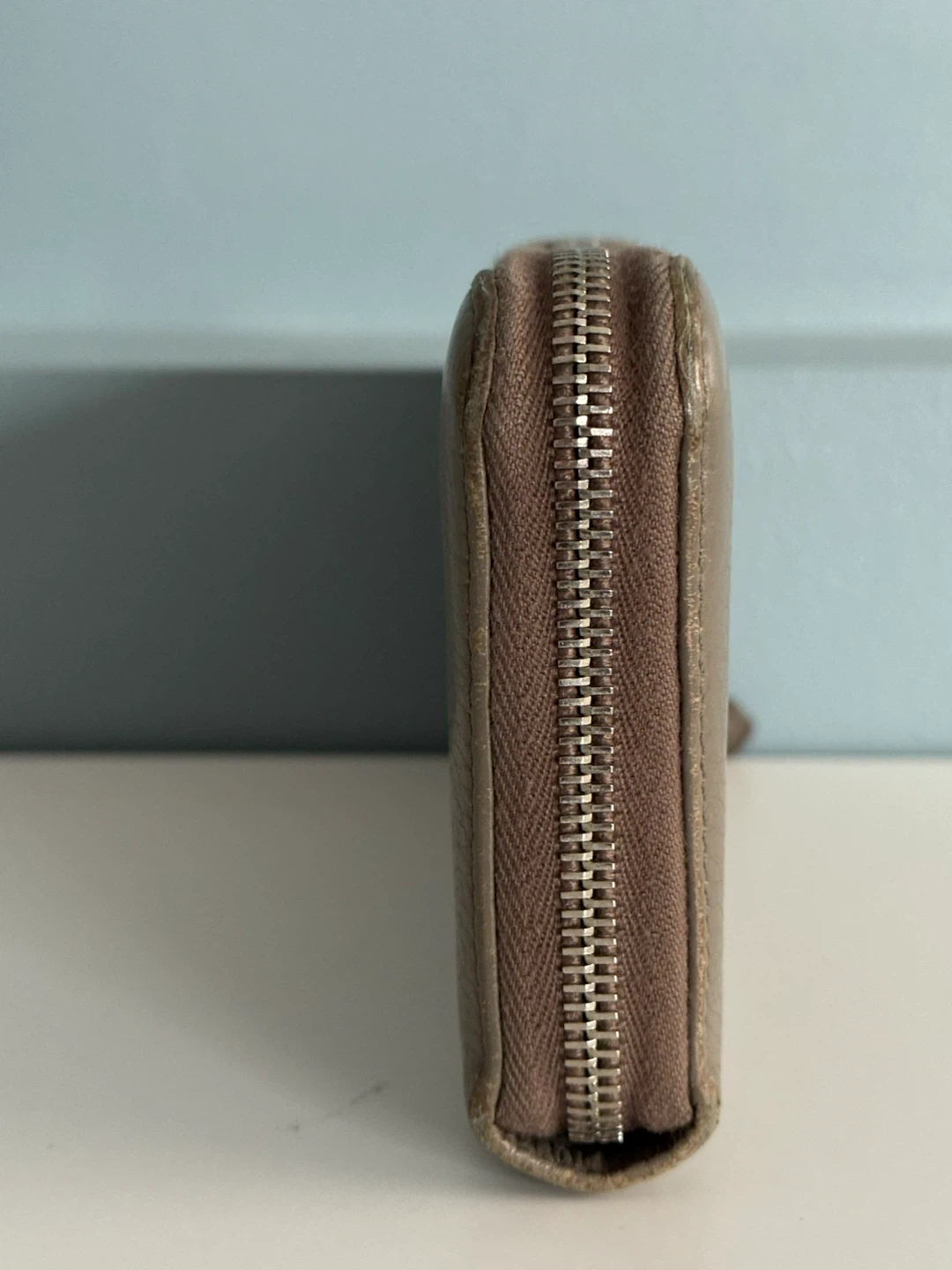 Prada Zip Around Wallet Authentic - photo 4
