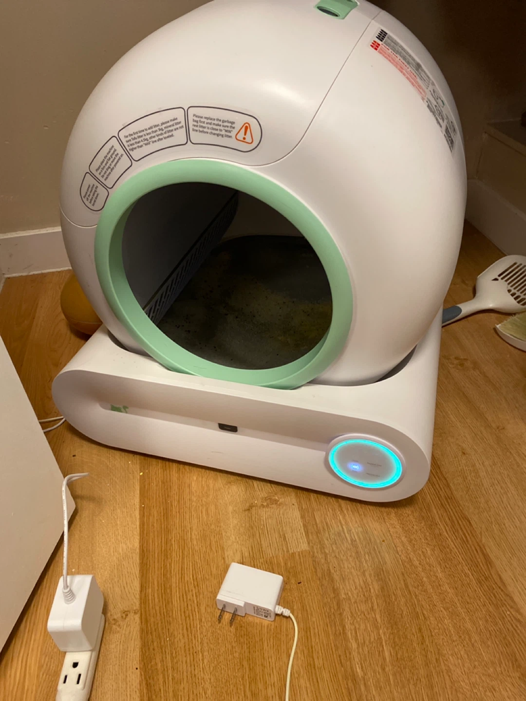 Automatic cleaning kitty litter