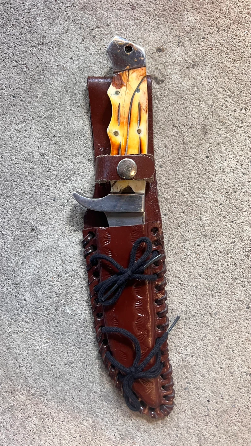 Decorative Hunting Blade with Sheath