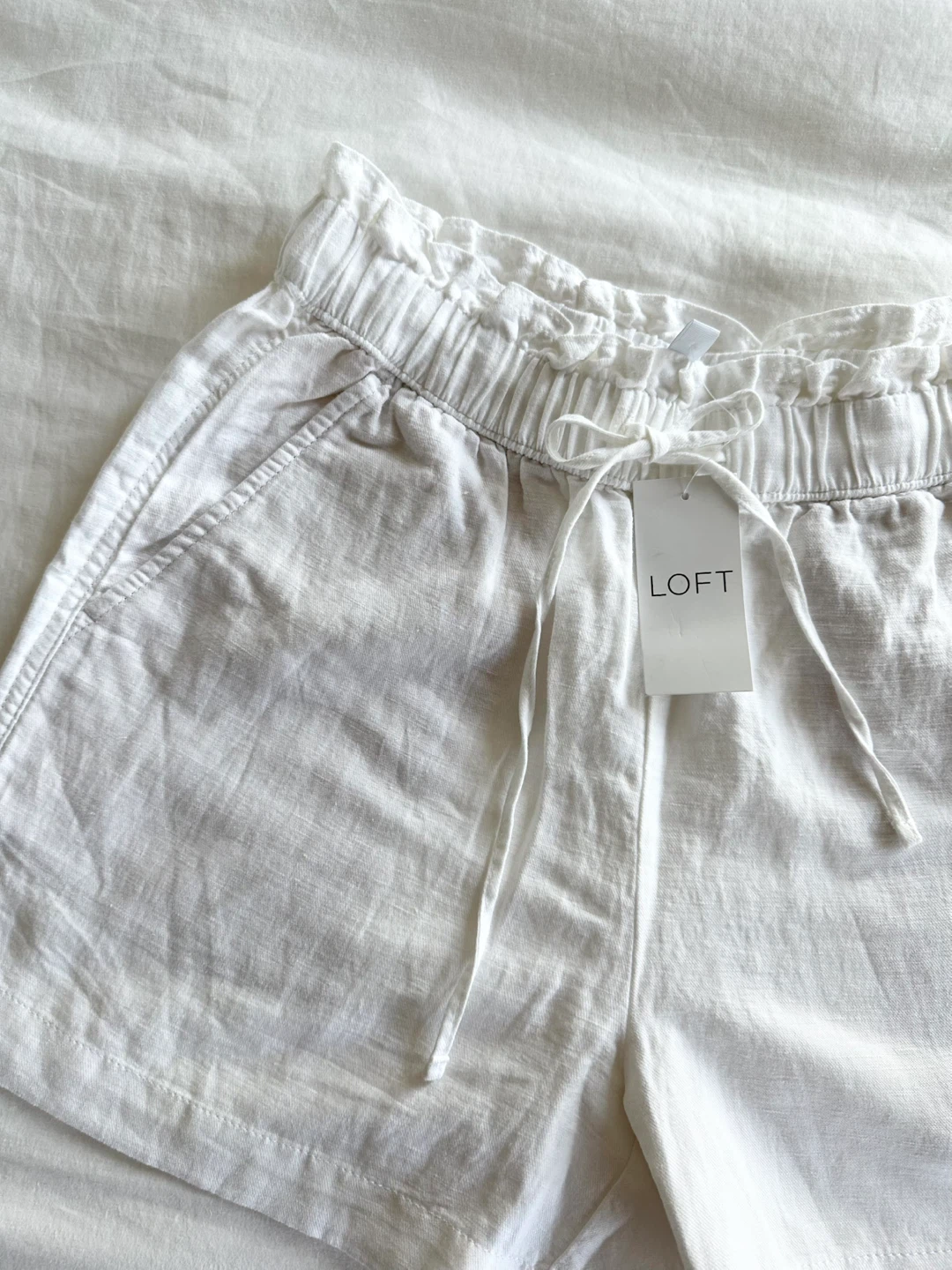 ⚽️ 🆕 LOFT White Linen Blend Shorts - XS