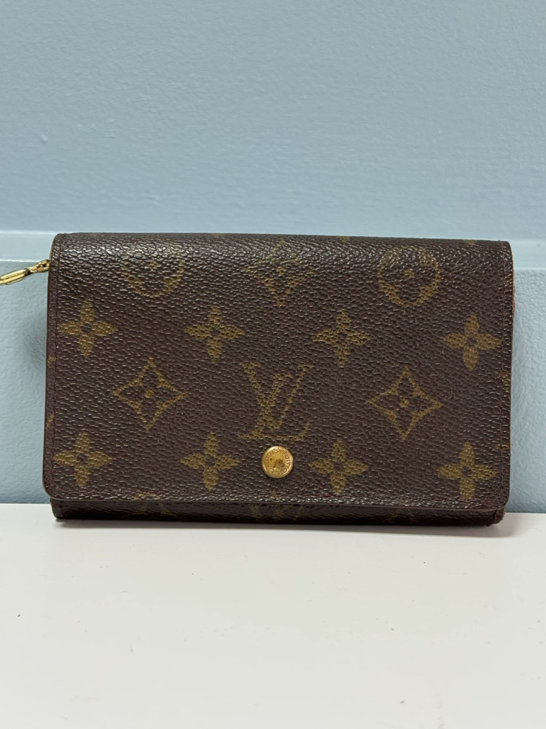 Louis Vuitton Monogram Card Holder Authentic - photo 2