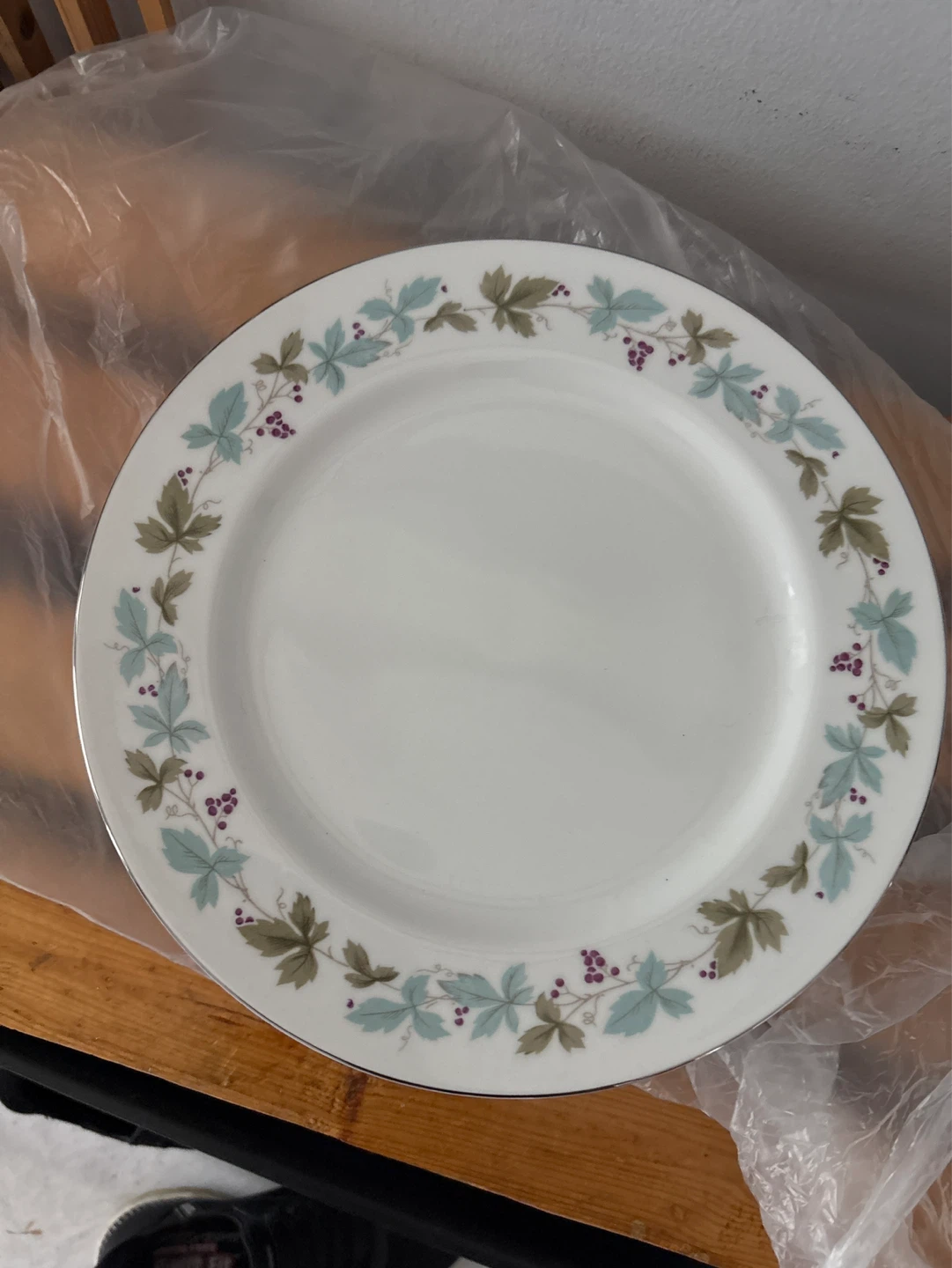 Vintage Fine China Plate, six dinner plates