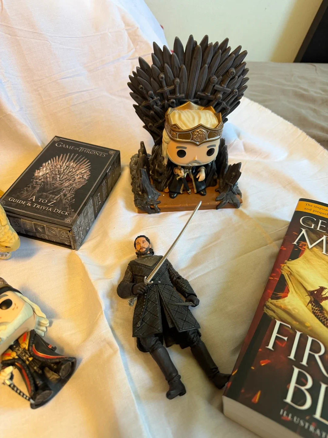 Game of Thrones Funko Pops, Books and Trivia Deck - photo 2
