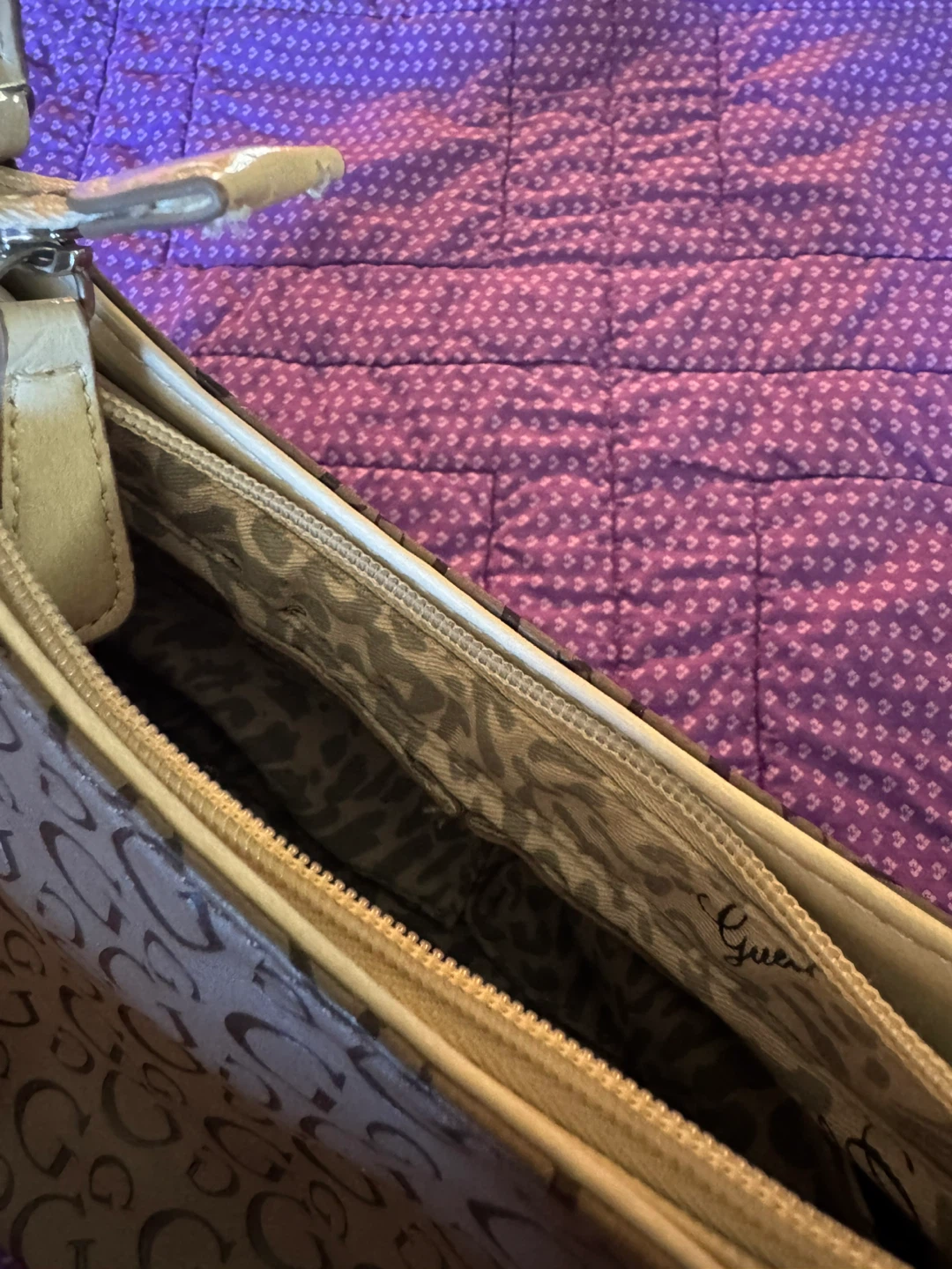 GUESS Hobo Bag - photo 5