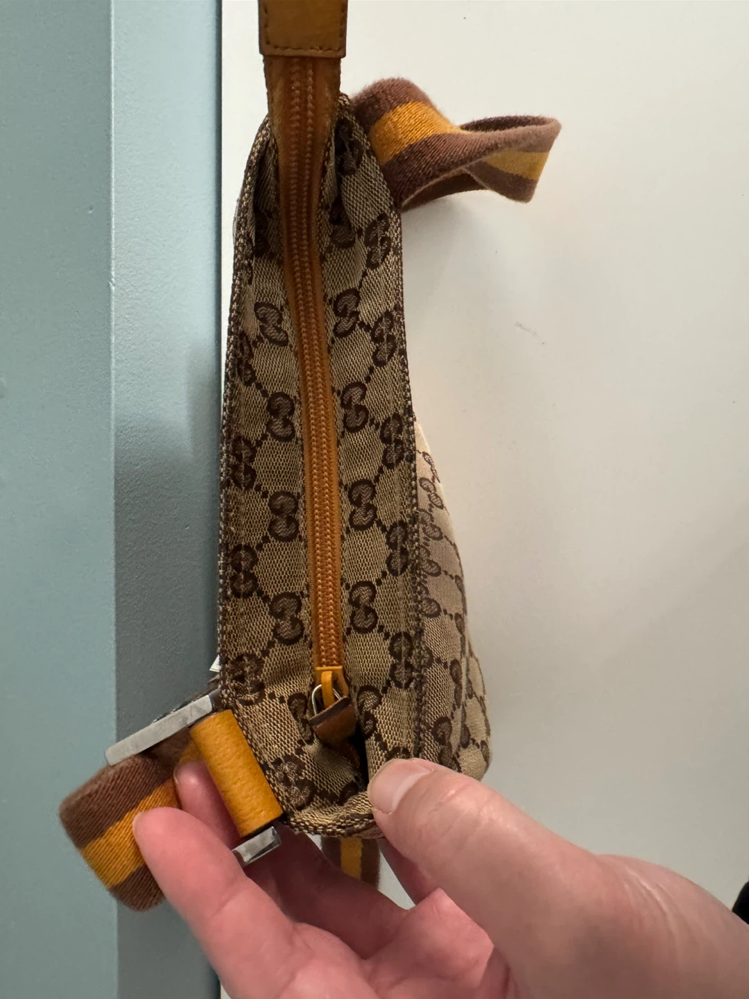 Gucci Monogram Crossbody Bag Small Authentic - photo 3