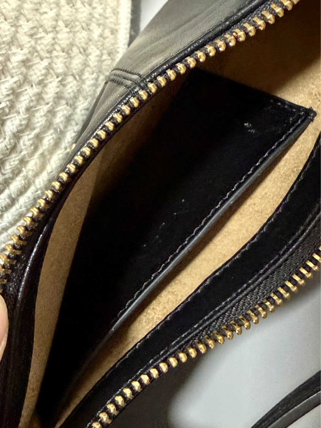 Manu Atelier Black Leather Shoulder Bag with Gold Chain - photo 3