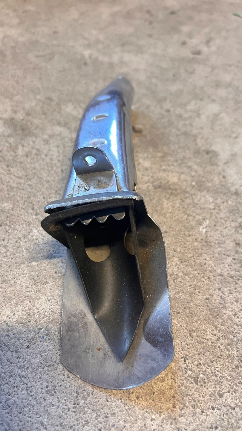 Vintage metal Oil Can spout Opener - photo 3