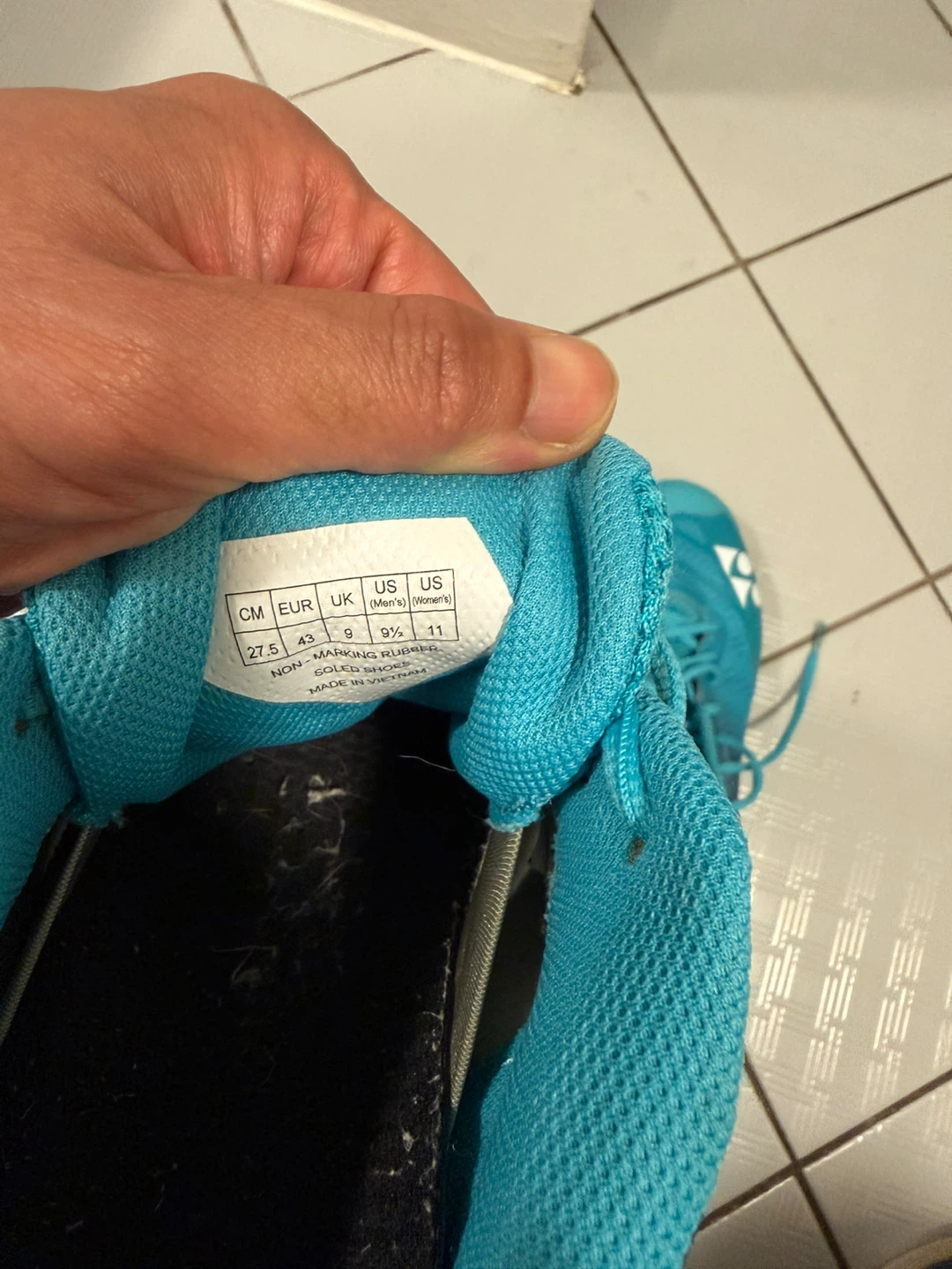 Yonex Turquoise Badminton Shoes - photo 2