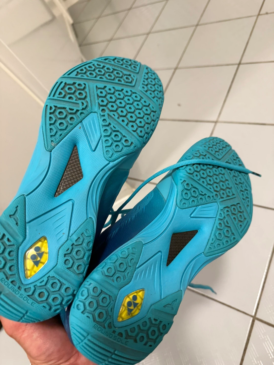 Yonex Turquoise Badminton Shoes - photo 3