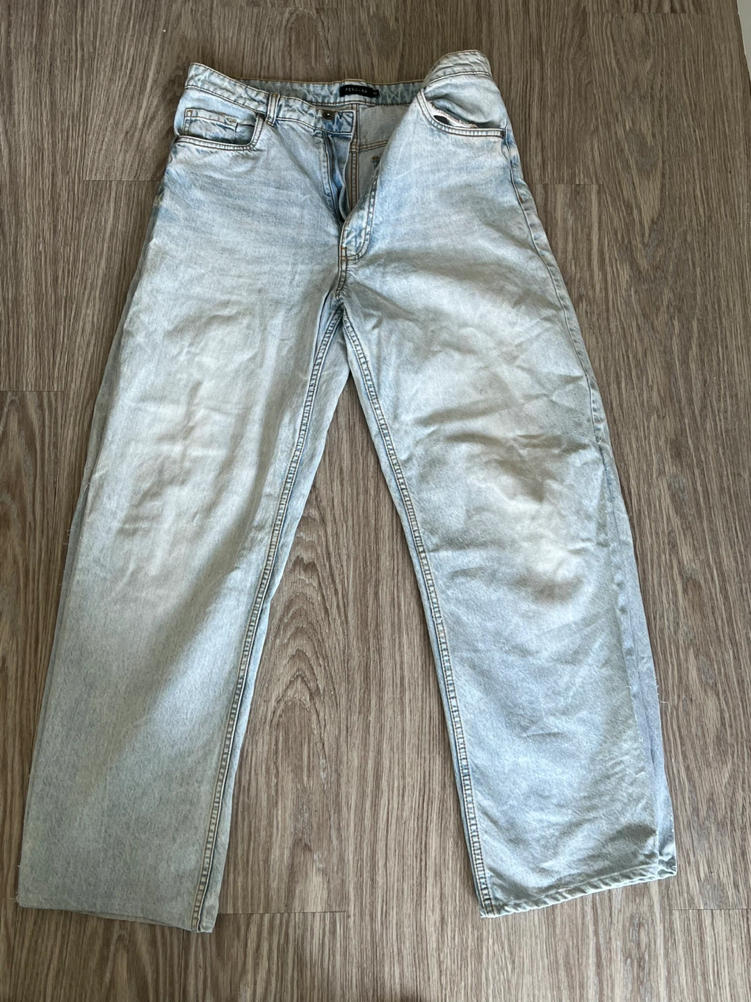 PESCARA Light Wash Jeans with Custom Red Rose and Heart Design - photo 4