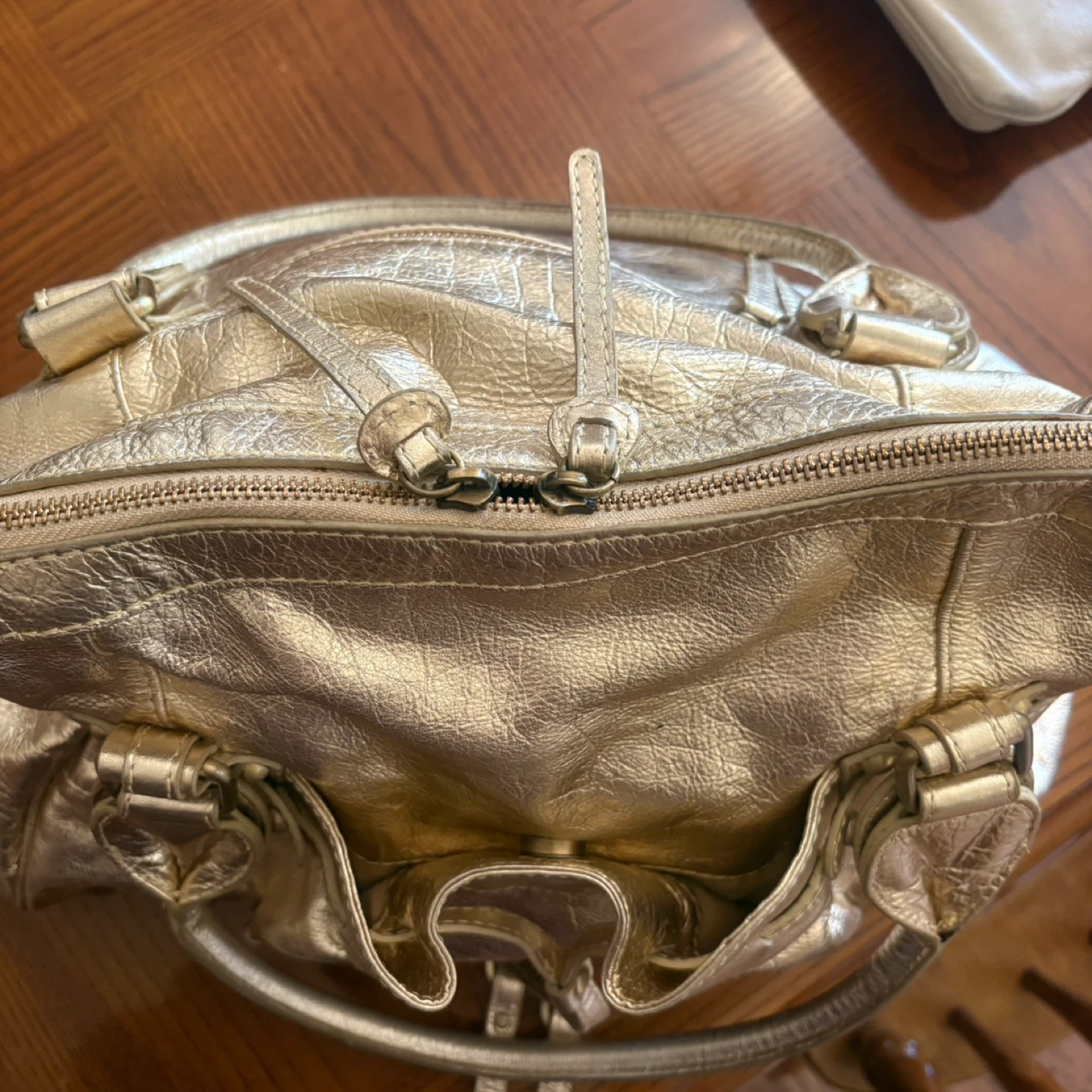 Gold Leather Handbag with Charm - photo 3
