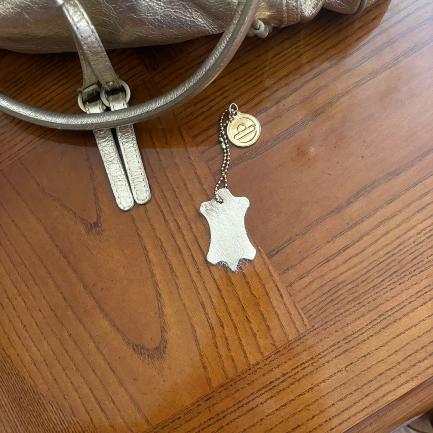 Gold Leather Handbag with Charm - photo 5
