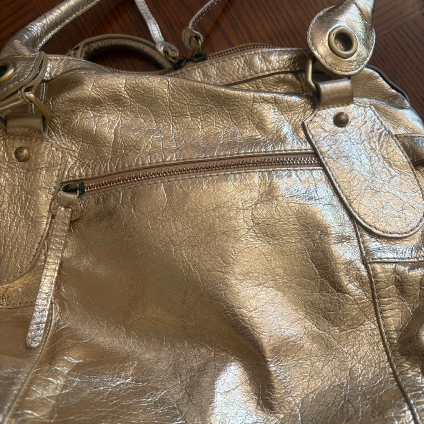 Gold Leather Handbag with Charm - photo 4