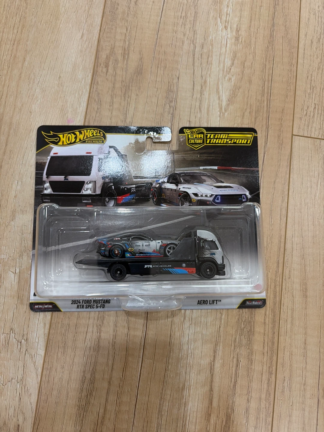 Hot Wheels Car Culture Team Transport 2024 Ford Mustang
