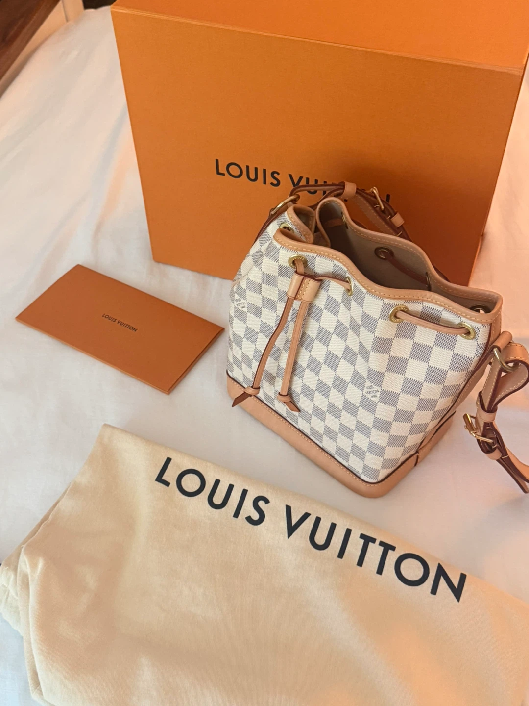 Louis Vuitton NeoNoe BB Damier Azur Bucket Bag - photo 2