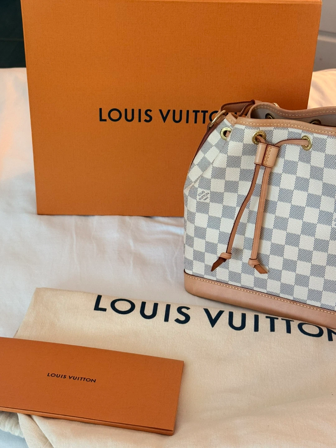 Louis Vuitton NeoNoe BB Damier Azur Bucket Bag - photo 5