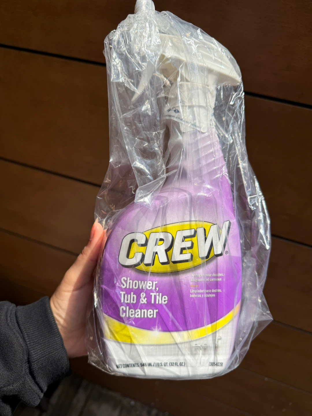CREW Shower, Tub & Tile Cleaner - 946 mL