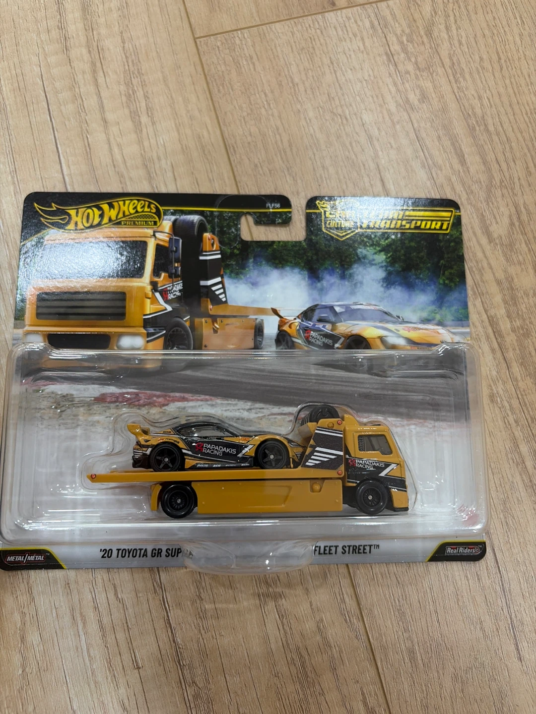 Hot Wheels Premium Fleet Street '20 Toyota GR Supra Hauler