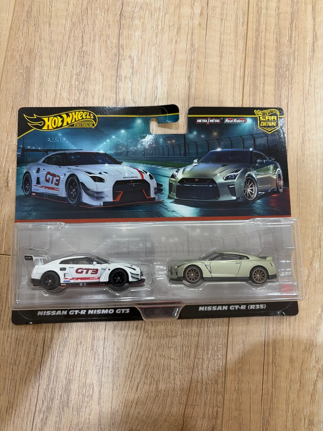 Hot Wheels Premium Nissan GT-R Nismo GT3 & GT-R R35 Car Set